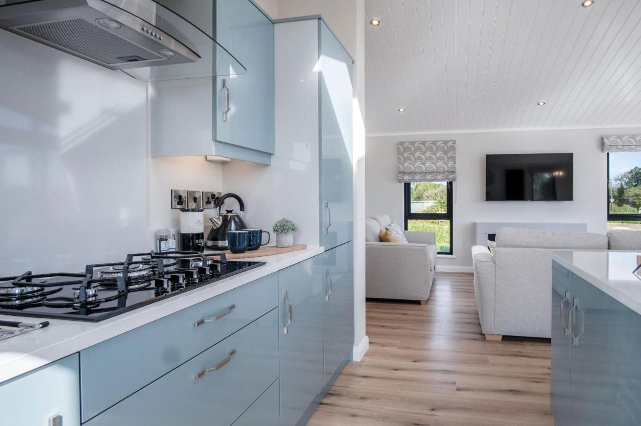 Swanlake Lodge - 3 Bedroom Holiday Home - Penally Exterior foto