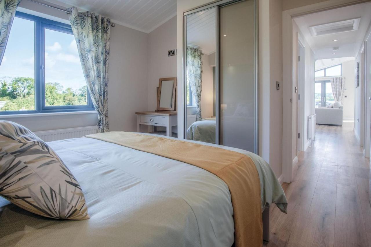 Swanlake Lodge - 3 Bedroom Holiday Home - Penally Exterior foto
