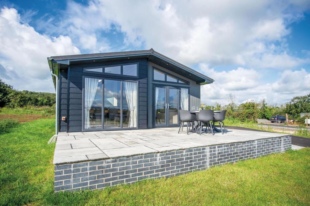 Swanlake Lodge - 3 Bedroom Holiday Home - Penally Exterior foto